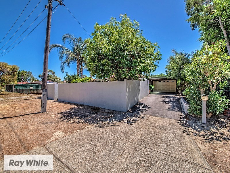 10 Henniker Way, Koondoola WA 6064