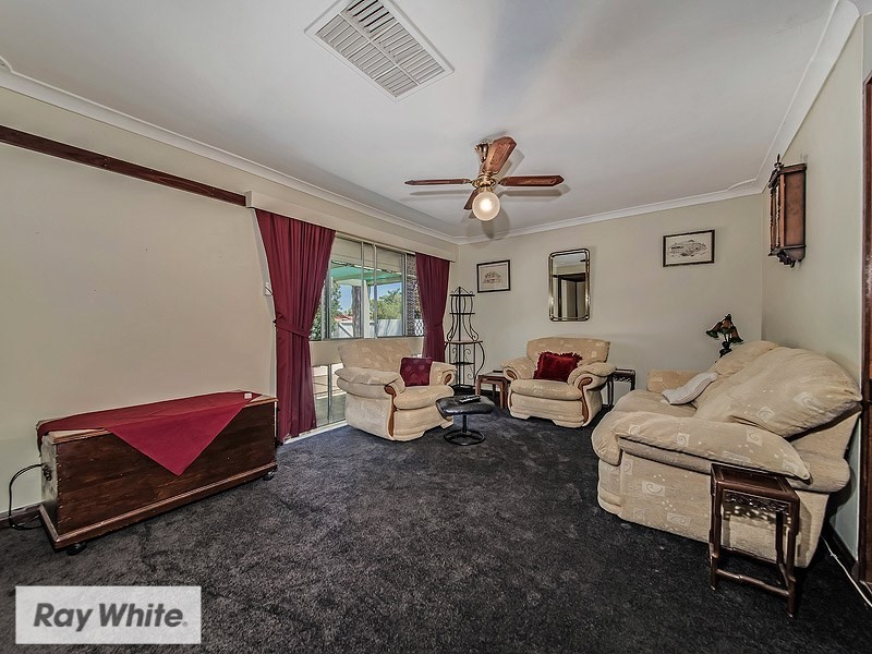 10 Henniker Way, Koondoola WA 6064