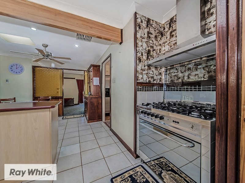 10 Henniker Way, Koondoola WA 6064