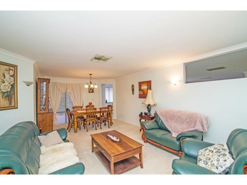 8 Asheville Parade, Landsdale WA 6065