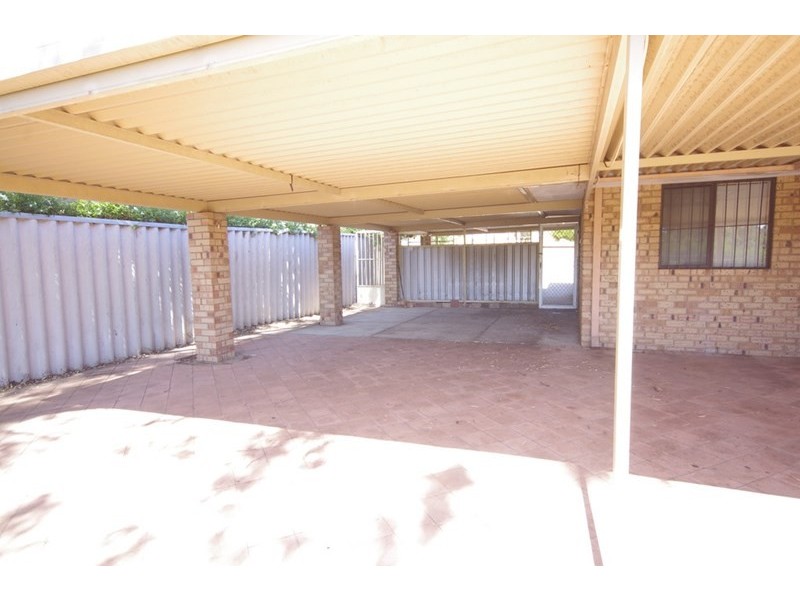 5 Lambourne Retreat, Mirrabooka WA 6061