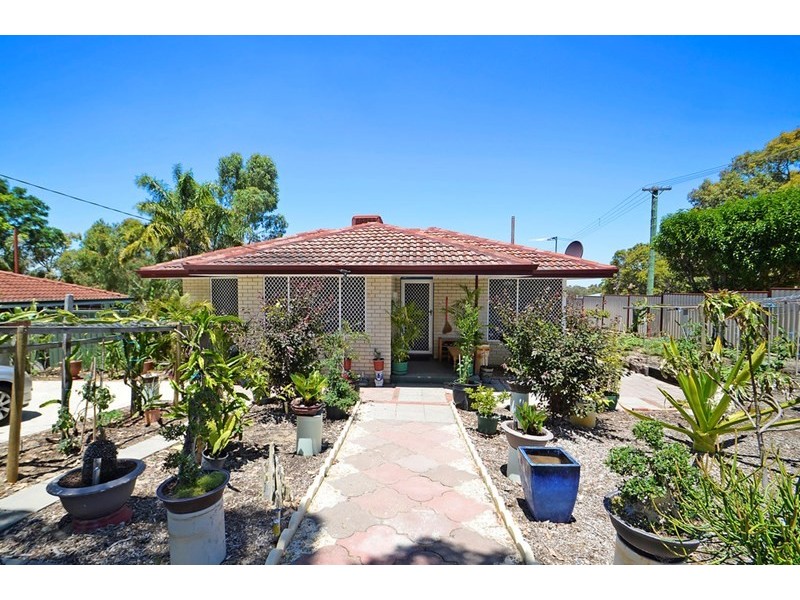 24 Rochford Way, Girrawheen WA 6064