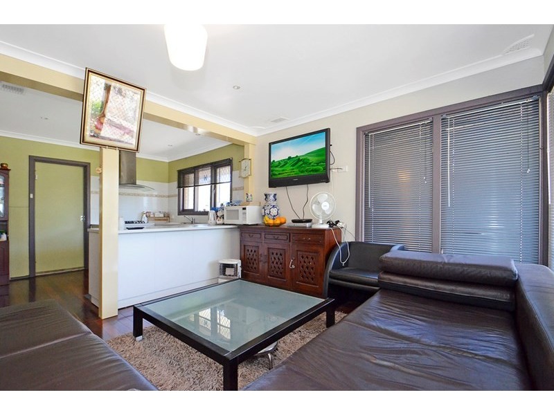 24 Rochford Way, Girrawheen WA 6064