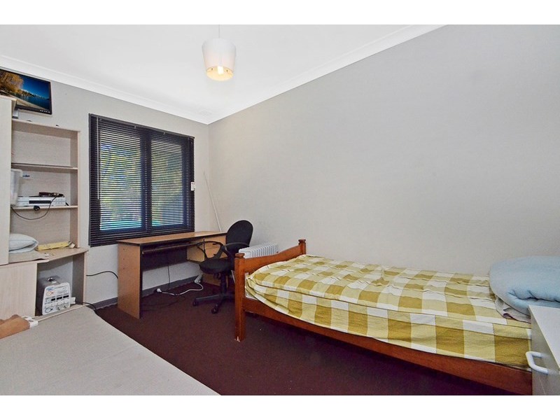 24 Rochford Way, Girrawheen WA 6064