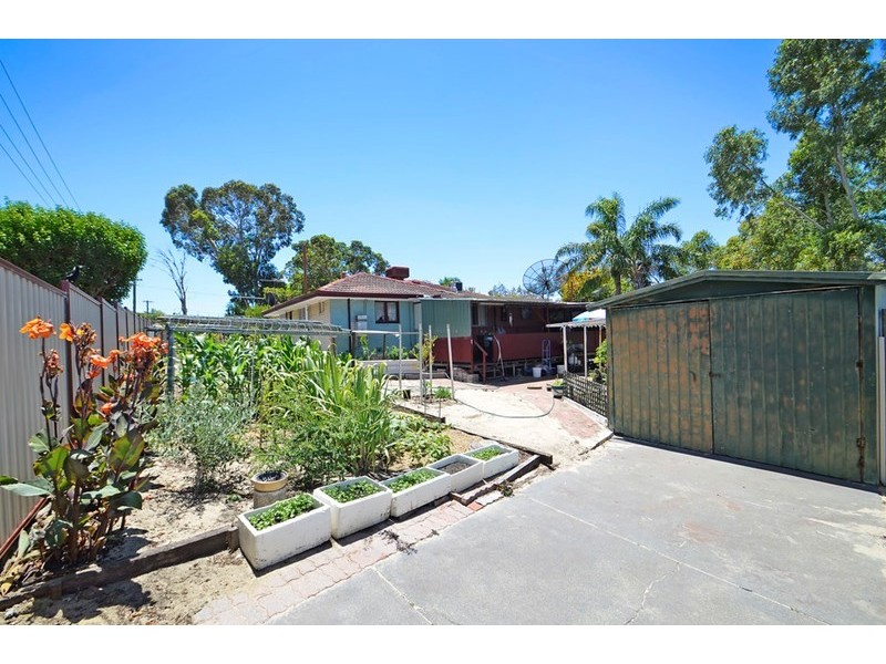 24 Rochford Way, Girrawheen WA 6064