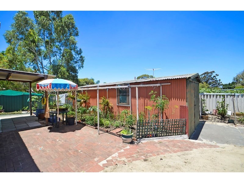 24 Rochford Way, Girrawheen WA 6064