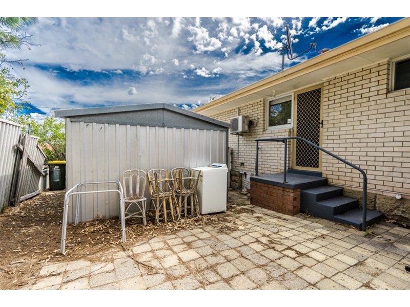 24 Keeley Way, Girrawheen WA 6064
