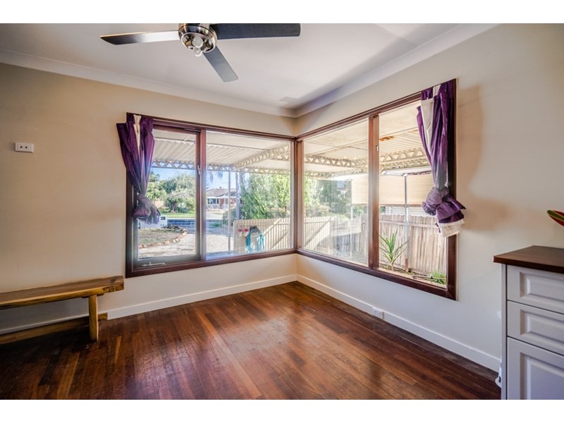 31 Burnham Way, Girrawheen WA 6064
