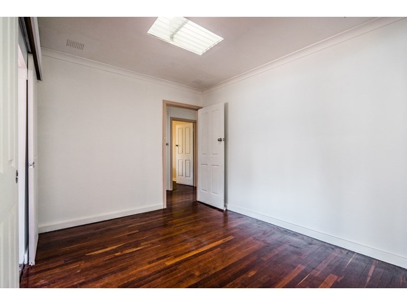 31 Burnham Way, Girrawheen WA 6064
