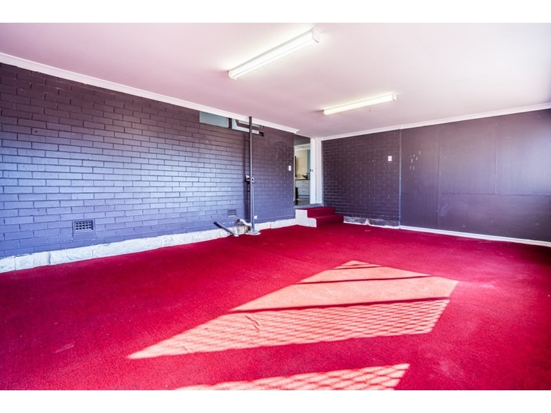 31 Burnham Way, Girrawheen WA 6064