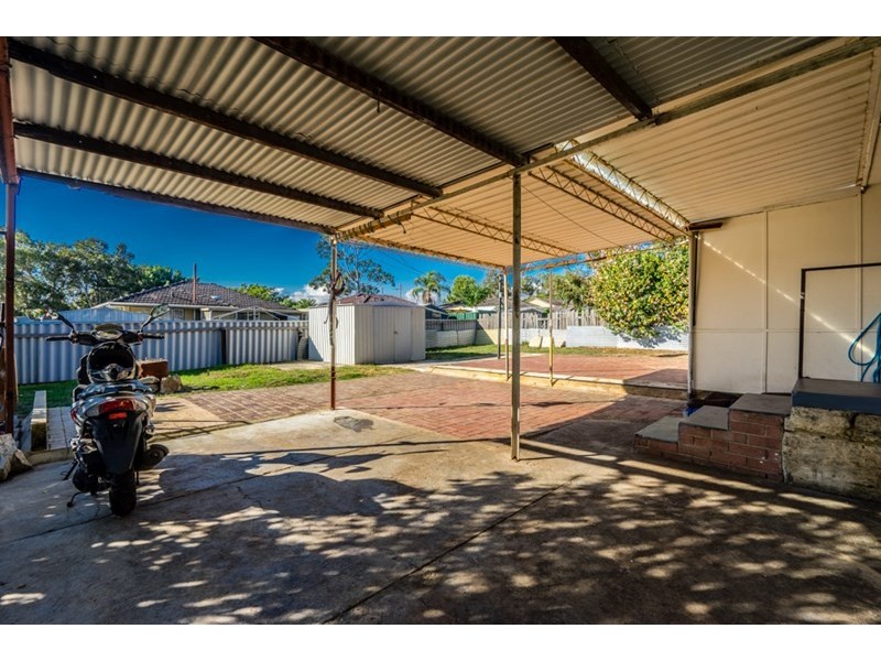 31 Burnham Way, Girrawheen WA 6064