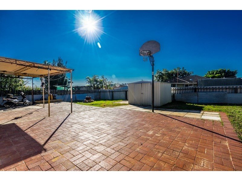 31 Burnham Way, Girrawheen WA 6064