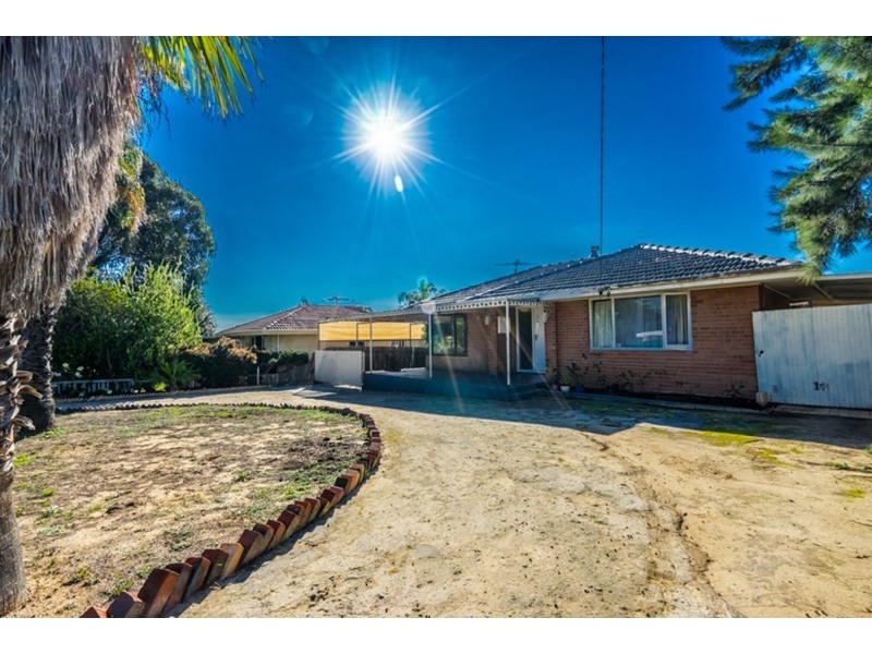 31 Burnham Way, Girrawheen WA 6064