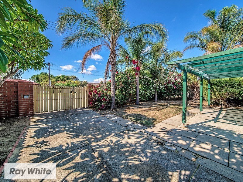 29 Girrawheen Avenue, Girrawheen WA 6064