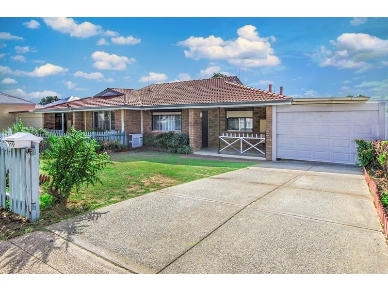 215 Ravenswood Drive, Westminster WA 6061
