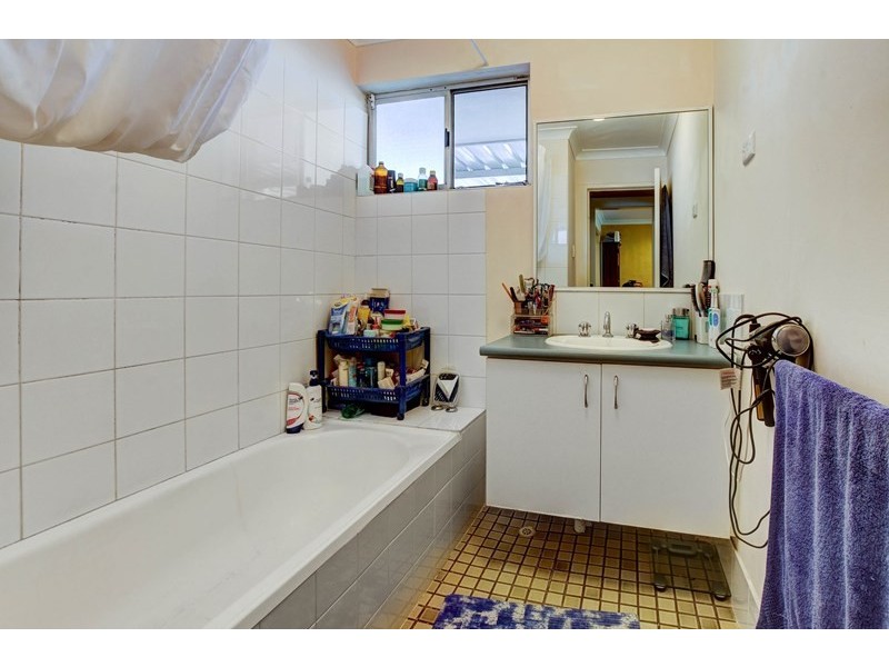 215 Ravenswood Drive, Westminster WA 6061