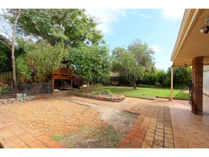 4 Crain Court, Beechboro WA 6063