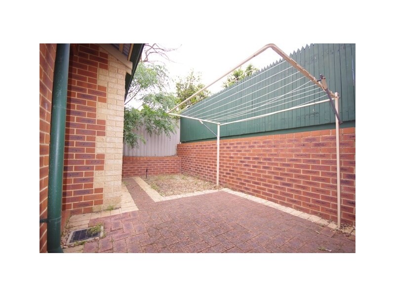 2/46 Railway Parade, Bassendean WA 6054