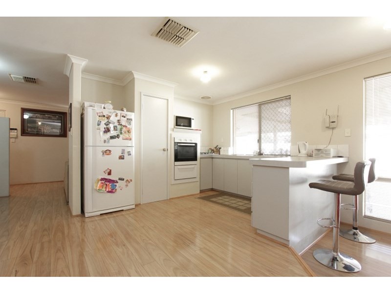 10 Knoll Place, Kiara WA 6054