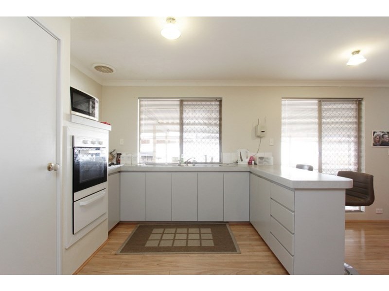 10 Knoll Place, Kiara WA 6054