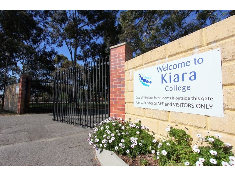 10 Knoll Place, Kiara WA 6054