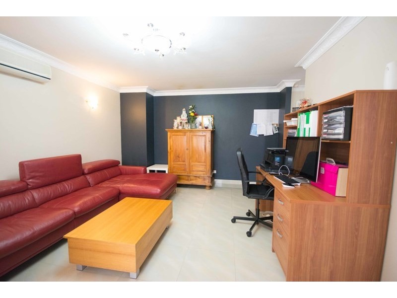 4 Mulberry Lane, Mirrabooka WA 6061