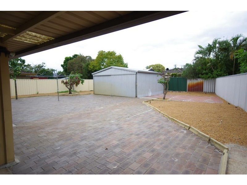 4 Congo Place, Beechboro WA 6063