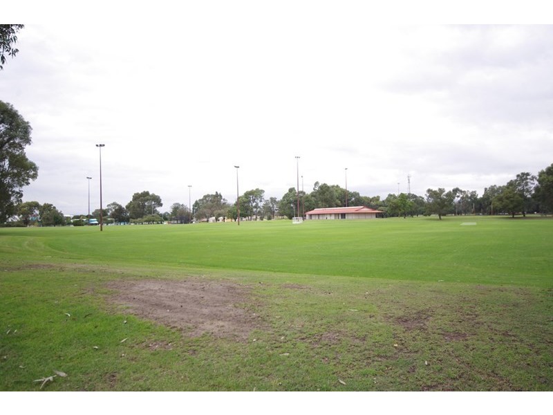 4 Congo Place, Beechboro WA 6063