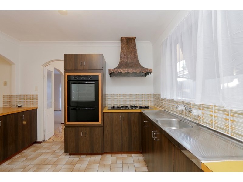 21 Faulkner Way, Eden Hill WA 6054