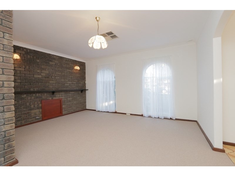 21 Faulkner Way, Eden Hill WA 6054