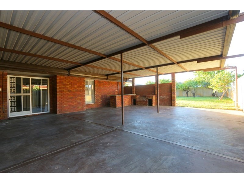 21 Faulkner Way, Eden Hill WA 6054