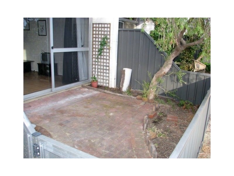 2/38 Waterloo Crescent, East Perth WA 6004