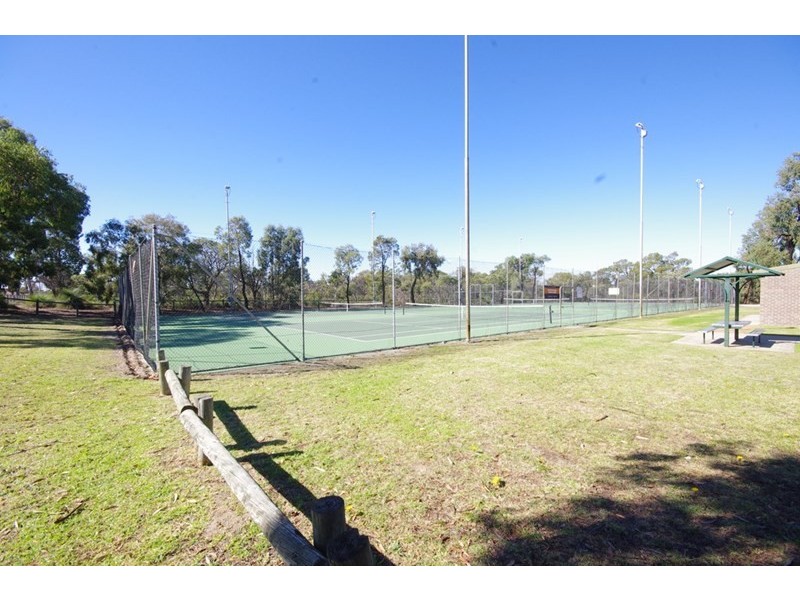 43 Montrose Avenue, Girrawheen WA 6064