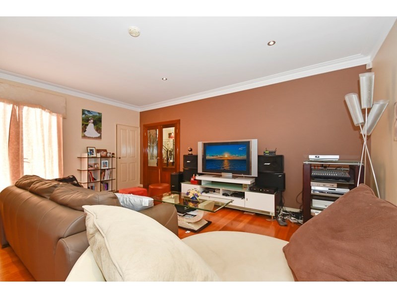 24 Macaulay Crescent, Inglewood WA 6052
