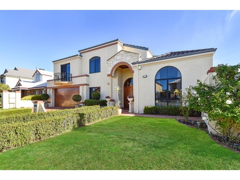 24 Macaulay Crescent, Inglewood WA 6052