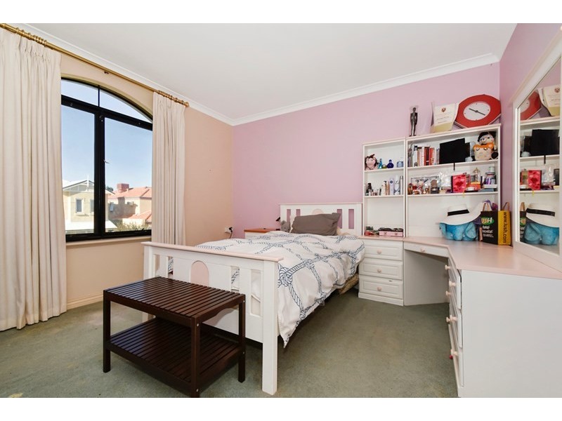 24 Macaulay Crescent, Inglewood WA 6052