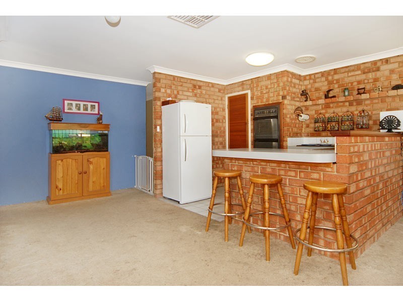 8 Giles Place, Mirrabooka WA 6061