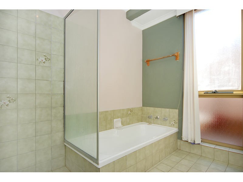 8 Giles Place, Mirrabooka WA 6061