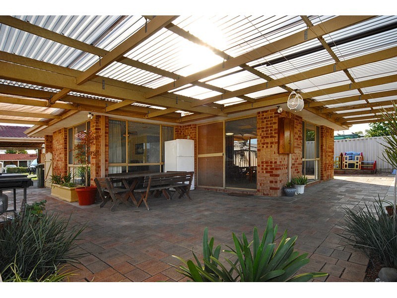 8 Giles Place, Mirrabooka WA 6061