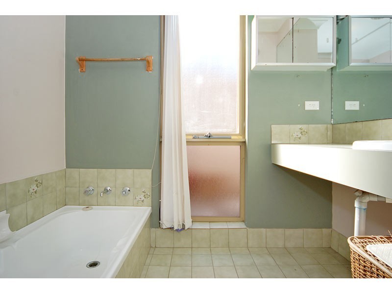 8 Giles Place, Mirrabooka WA 6061