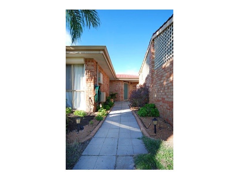 8 Giles Place, Mirrabooka WA 6061