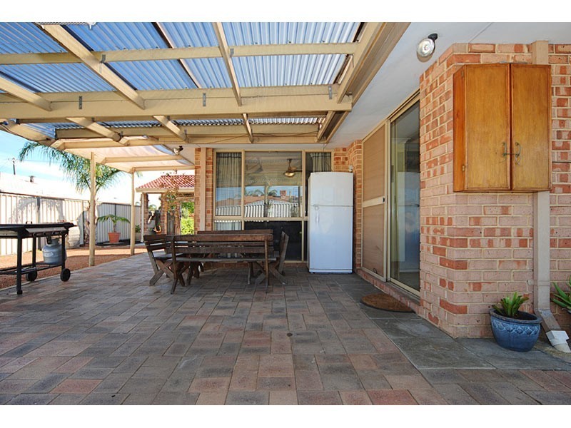 8 Giles Place, Mirrabooka WA 6061