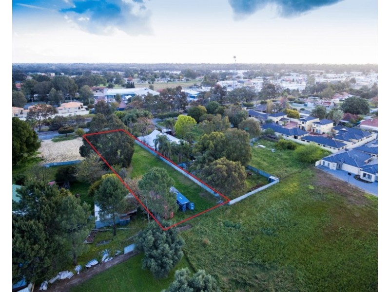 32 The Crescent, Maddington WA 6109