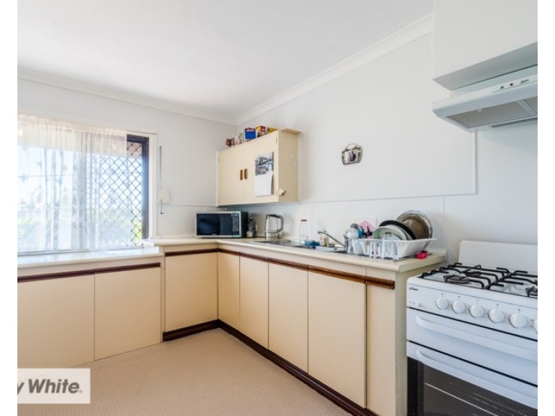 19 Calvert Way, Girrawheen WA 6064