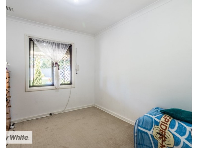 19 Calvert Way, Girrawheen WA 6064