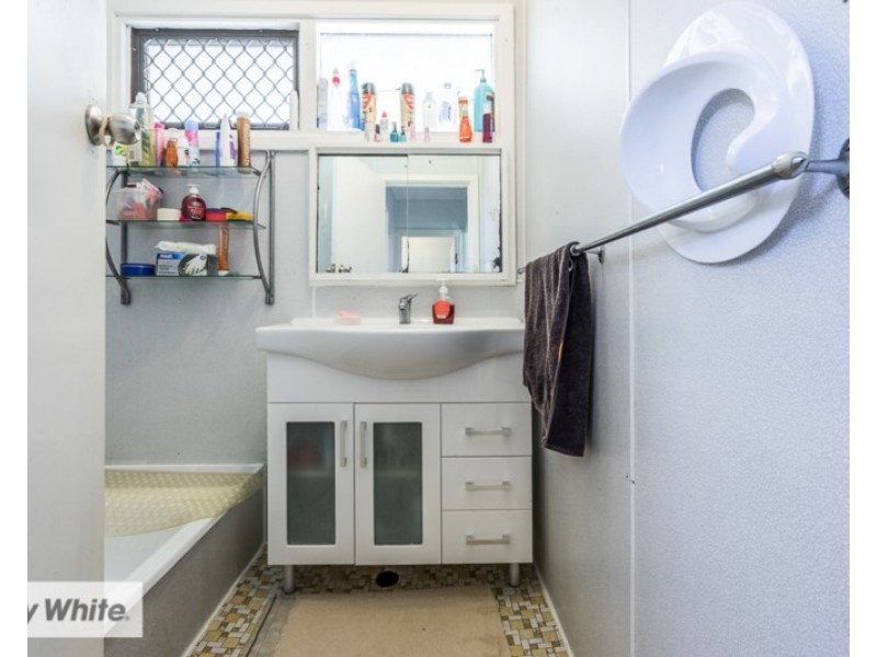 19 Calvert Way, Girrawheen WA 6064