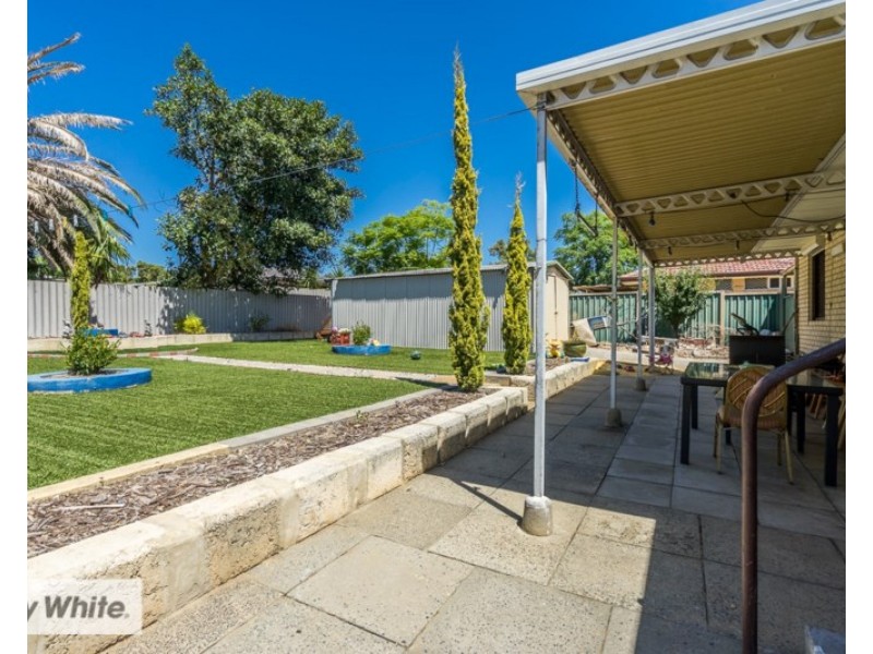 19 Calvert Way, Girrawheen WA 6064