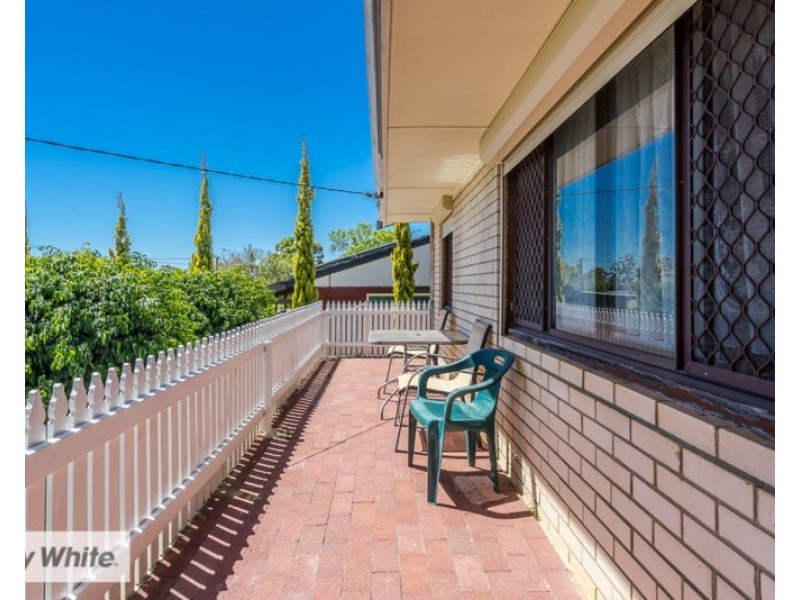 19 Calvert Way, Girrawheen WA 6064
