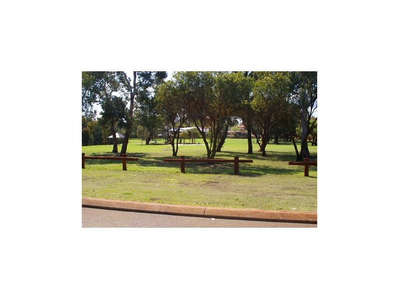 4 Kingfisher Place, Stirling WA 6021