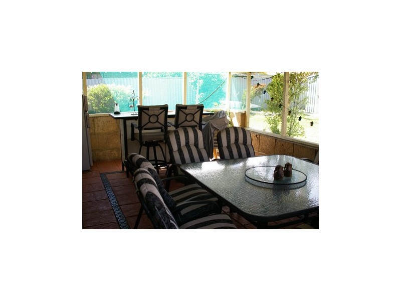 4 Kingfisher Place, Stirling WA 6021